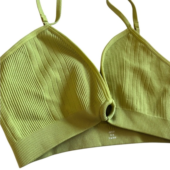 NWT Aerie Deep V-Neck Ribbed Bralette - Size Medium - Pistachio Green! - Picture 2 of 7